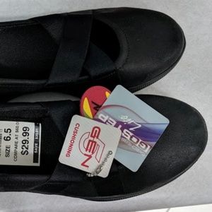 SKETCHERS GoStep Light  Mary Jane  Women's 6.5
